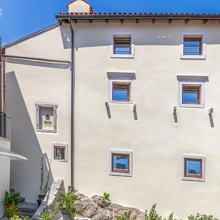 Apartment Ula Premium ,free Private Parking *