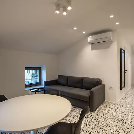 Ula Premium ,free Private Parking Apartment *