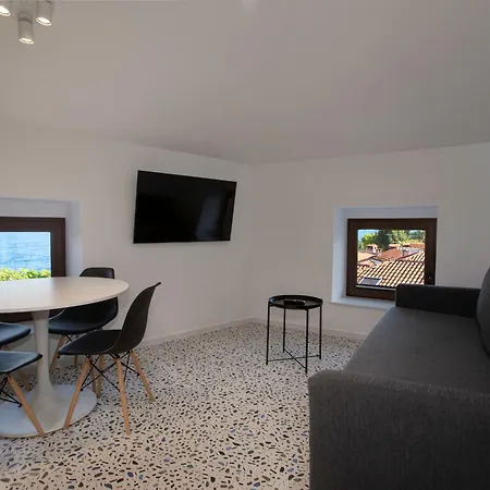 Ula Premium ,free Private Parking Apartman Abbázia