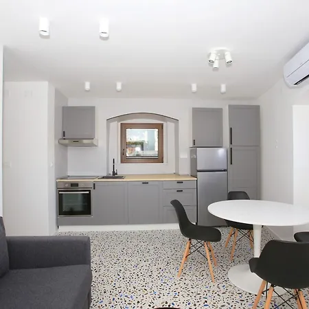 Ula Premium ,free Private Parking *