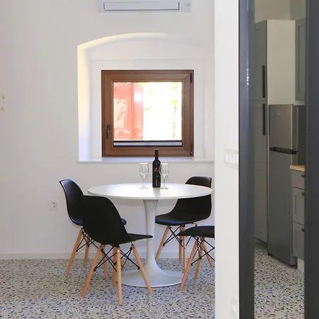 Ula Premium ,free Private Parking