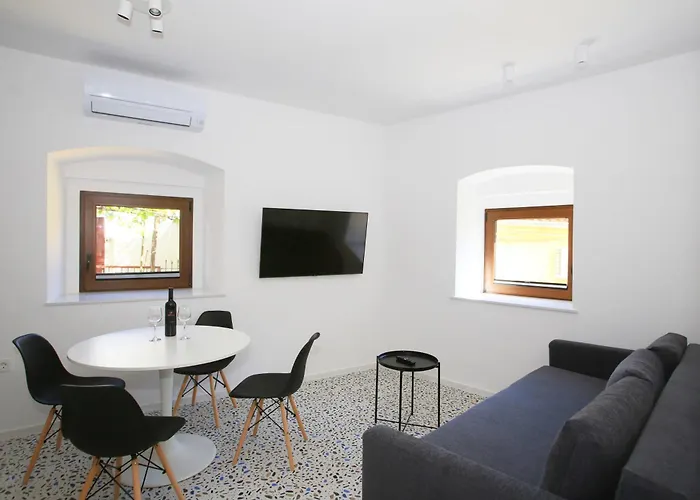 Ula Premium ,free Private Parking *